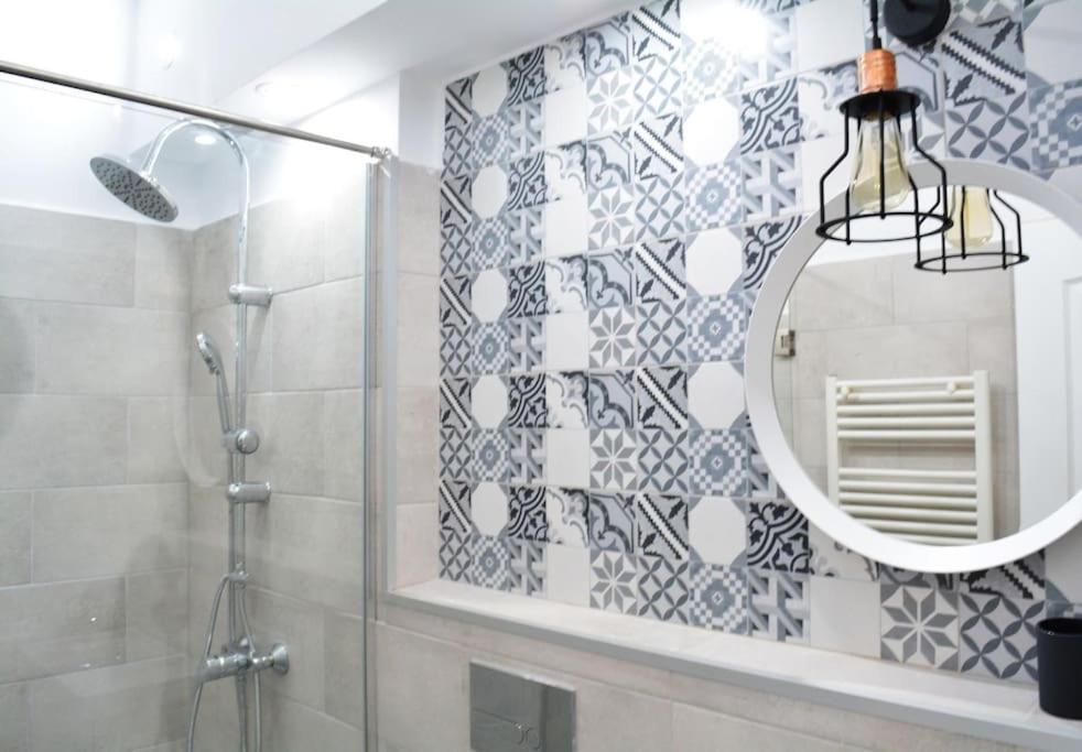شقة 2 Bdr / Cozy Ap Near Old Town بوخارست المظهر الخارجي الصورة